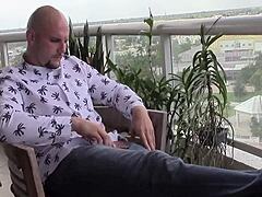 Amateur massage ends in magic