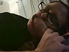 Ladylisadownunder's Sultry Performance