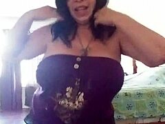 LATINA'S BOLD CURVY SHOW