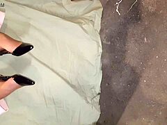 Webcam amateurs explore intimate vibes