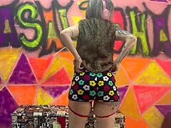punk chick's deep outdoor thrill