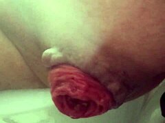 cuceta arrombada teased in a subtle way