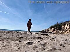 bouncing natural beach sway