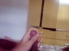 Skinny Amateur's Heartfelt Solo Moans