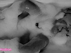 Kity Bath Orgasm