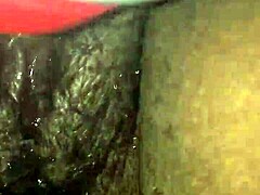 Memek ebony basah digodain vibrator berdengung terasa nikmat