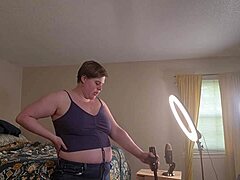What's behind Clara Crisp's giantess fetish filming?