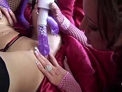 Anal Tease Starts Babes’ Cunnilingus Climax