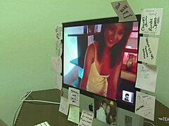 As she danced in the strip bar, a stud took her home to bang.