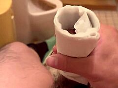 I can't stop watching this Japanese solo amateur getting off in private