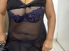 Latina with a massive backside ready to turn heads tonight.