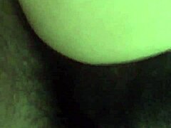 Cewek Vietnam cantik ngewe panas Asia di tempat tidur buat fun liar.