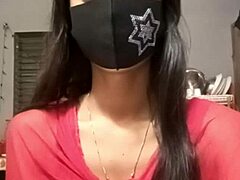 Indian Girl Goes Live for Steamy Sex Video