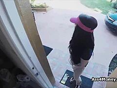 i’m overwhelmed by delivering pizza and blowjobs for quick cash