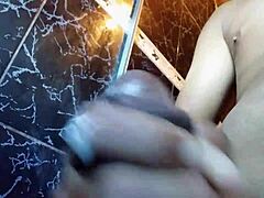 pussy play with shemaly novinha in a steamy putas session