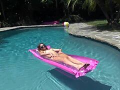 Skinny Slut Craves Rough Hardcore Fucking in Amateur XXX