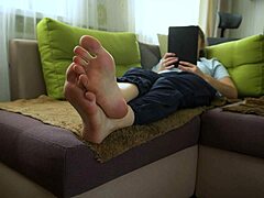 Sexy teen amateur reveals bare soles for foot fetish fans