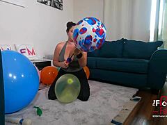 check out butt plug betty looning and squirting hard.