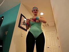 Siri, the full-figured pornstar, flaunts huge boobs. She works that big butt with style!