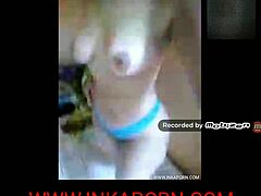 i'm that hot webcam girl showing my pussy