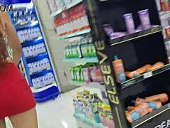 Esposa Se Exibe Sem Calcinha Em Publico.