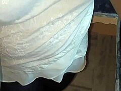 kitchen me kaam karte hue bhabhi ki moti gand dekh k hui neeyat kharab