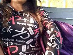 Las nuevas formas de ligar en un bus un desconocido me toca las nalgas mientras viajo al campo a visitar a mi marido yo me puse sucia y terminamos haciendo locuras