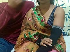 देसी इंडियन सेक्सी वाईफ कि डाॅगी स्टाईल चुदाई