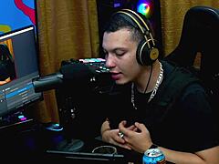 Martina Oliveira appears naked in her only Xvideos video from the podcast Pรบpum no Barraco in 4K, tempting with her natural tits and dirty talk during the outdoor interview