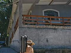 casada usando um body bem socado no rabo e o marido vê e não fala nada... oh yeah, flashing that big ass by the pool