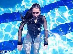 I Feel So Sensual in My Latex Body Underwater as Jessica Bunny, Exploring the Pool's Depths with My Submissive Vibes