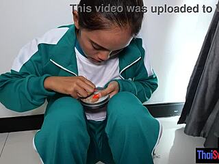 Petite teen’s raw pov scene