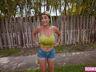 roxie’s daring cash fuck deal