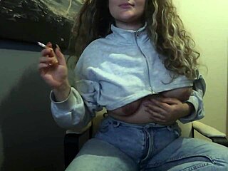 curvy girl's poetic solo smoke