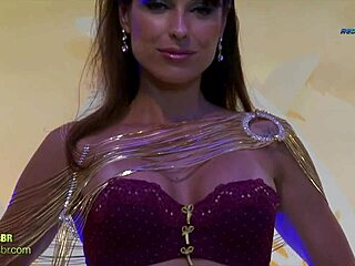 Stunning lingerie parade in private superpop show