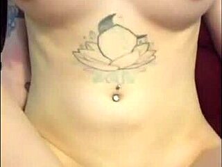 girlfriend’s tight ass pounded in homemade anal clip