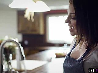 Adria Rae's Forbidden Aunt Affair