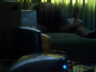 BBW And Skinny Pair Tease In Steamy Bedroom Fun