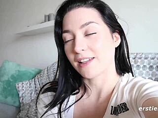 Domino’s Curvy Solo Steals Show