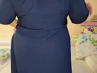 Real Amateur BBW Granny Kissing Lover Hard