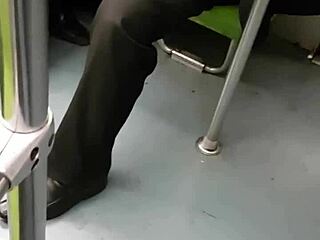 Rica mamada en el metro sin parar