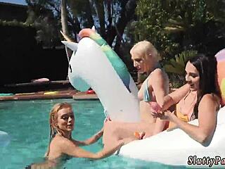 Squirt facial orgy at summer pool bash