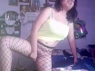 I can’t stop touching myself in stockings