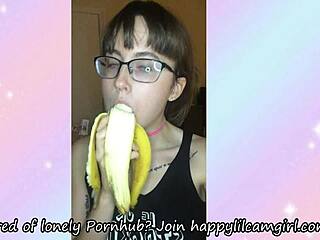 Big clit webcam show from college girl