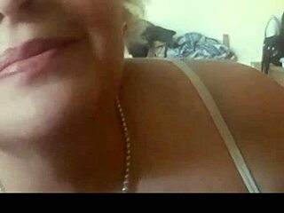 Lady Dalia Masturbates For Hubby’s Tasty Salad