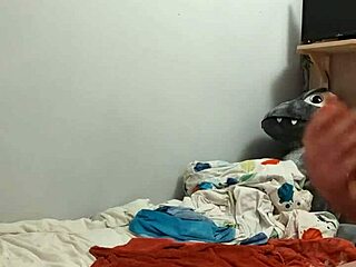 Chubby guy’s solo cam thrill.