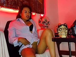hot perreo with Karol G