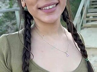 melina khalifa fode bucetinha no mato com estranhos