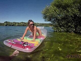 Curvy Latina's intense outdoor passion