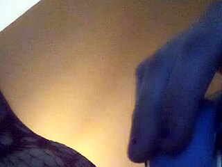 leftyxlucci fucking herself with wild abandon